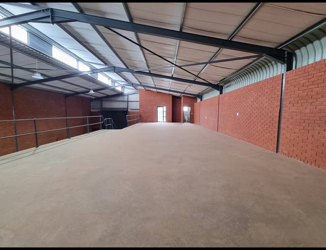 432M² WAREHOUSE TO LET IN ORMONDE